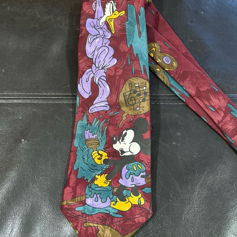 Disney unlimited Donald and Mickey silk tie